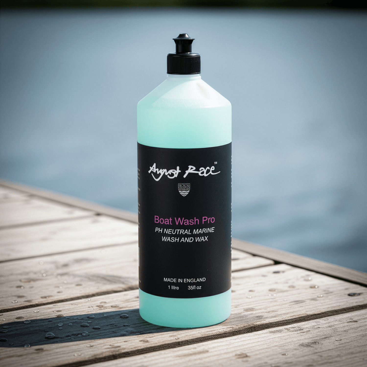 August Race Marine Hull & Deck Cleaner - Professional Strength Formula for Regular Use (1L)